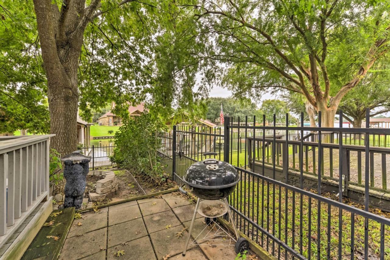 Quiet Lake Conroe Townhome With 2 Boat Slips! Willis 外观 照片